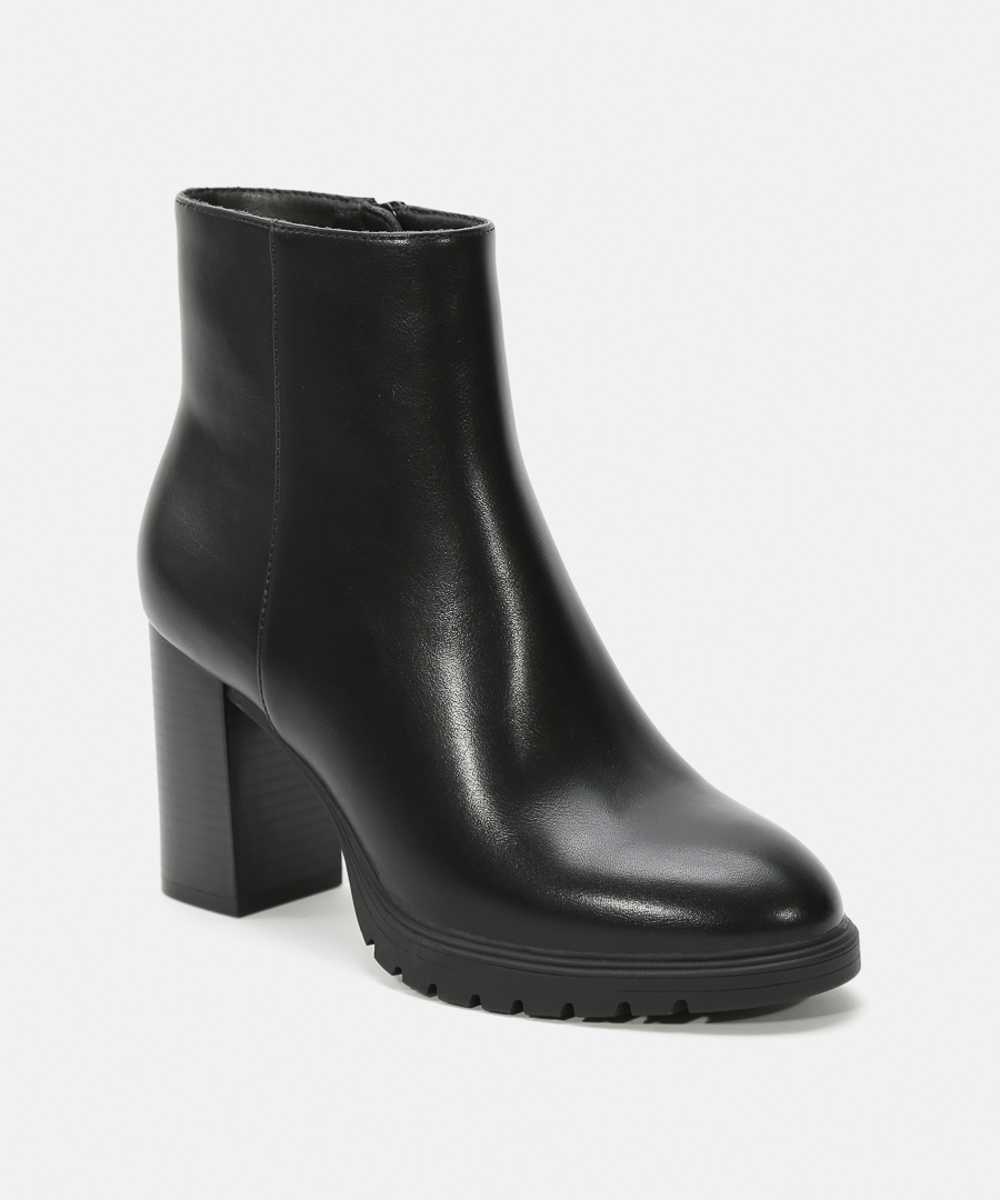 Botines tac&oacute;n liso image number null